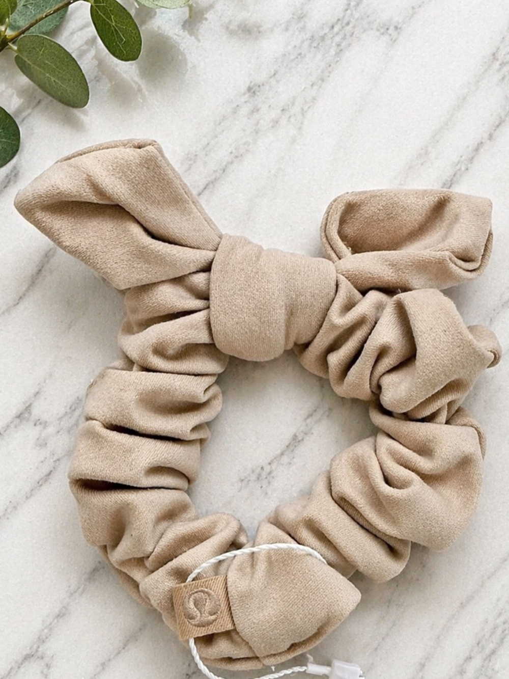 LULULEMON Uplifting Scrunchie *Bow NWT - GLEM Beige Neutral